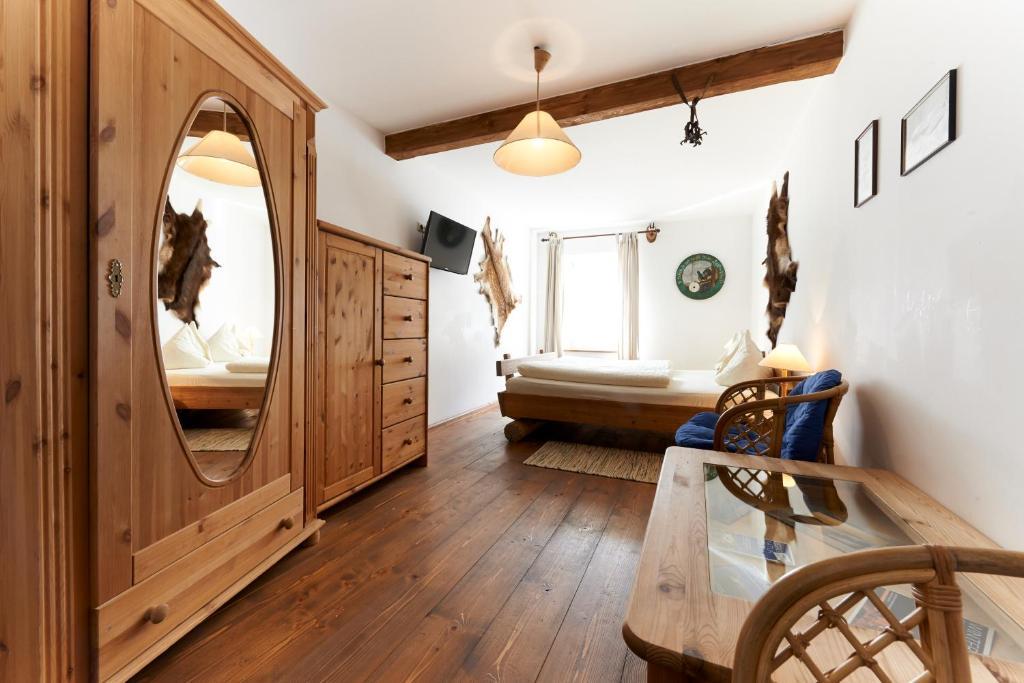 Hotelchen Doellacher Dorfwirtshaus Großkirchheim エクステリア 写真